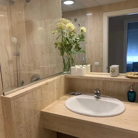 Hidden Gem Playa Helios Con Ascensor & Parking * Кадис